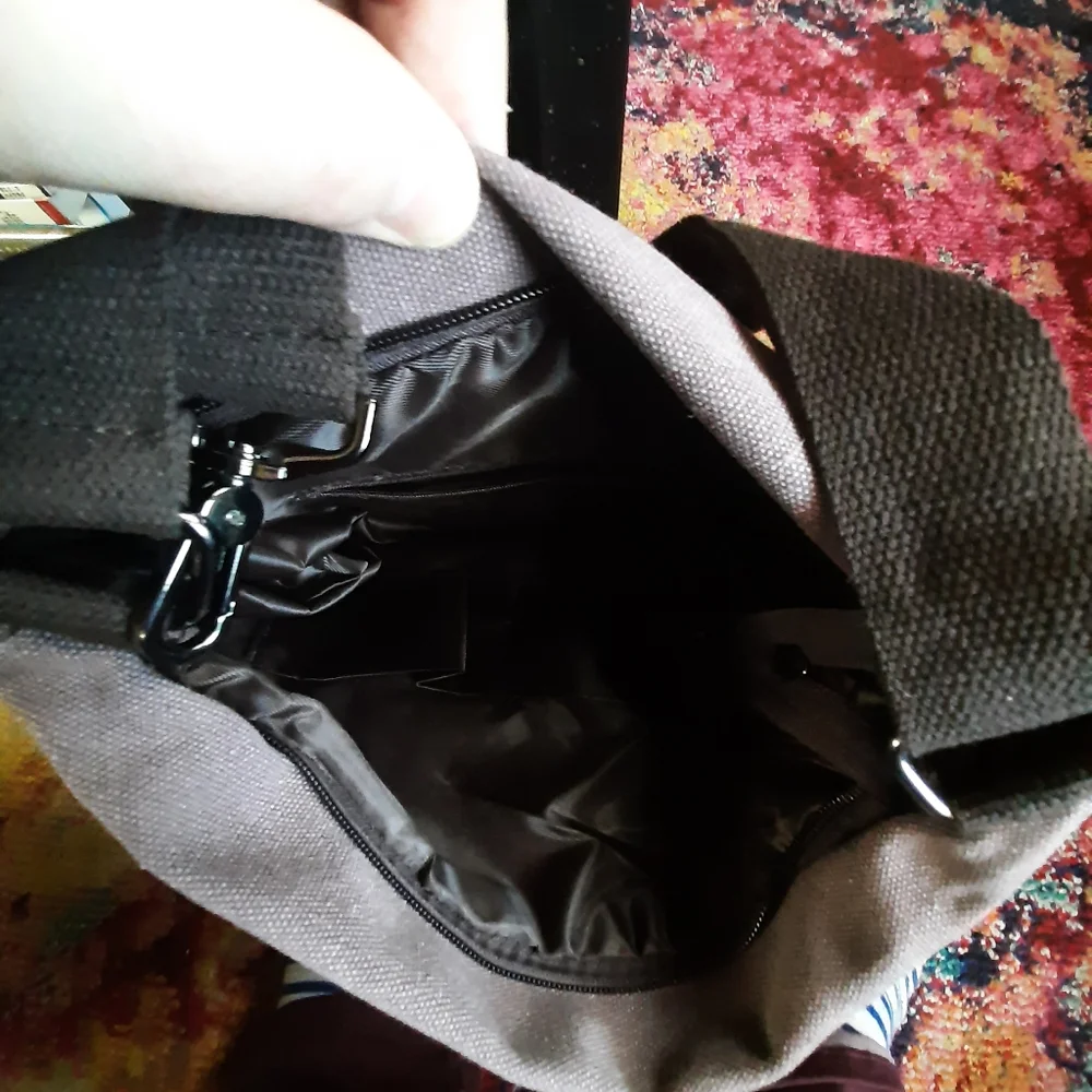 Purple Messenger Crossbody bag NWOT - Picture 2 of 7